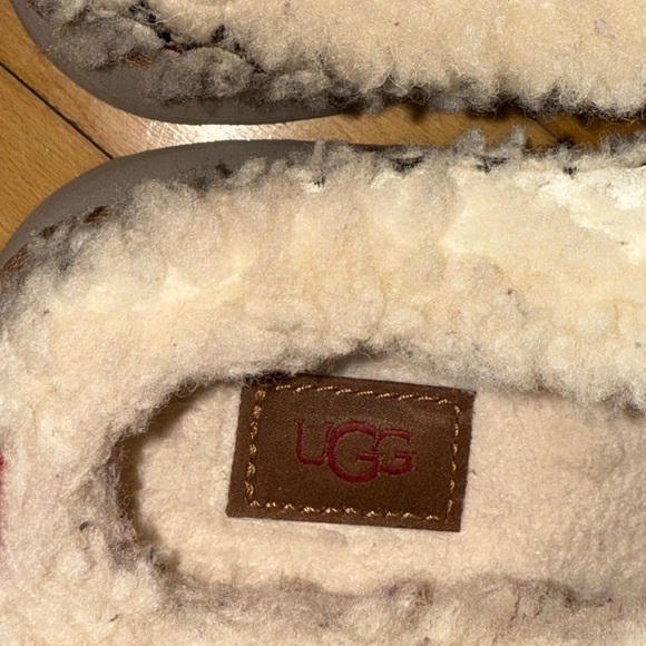 UGG Cream and Red Platform Shoes - Picture 3 of 7